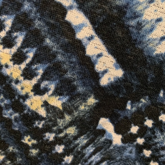 Top with Multiple Shades of Blue size 1X by GRACE - Picture 3 of 6